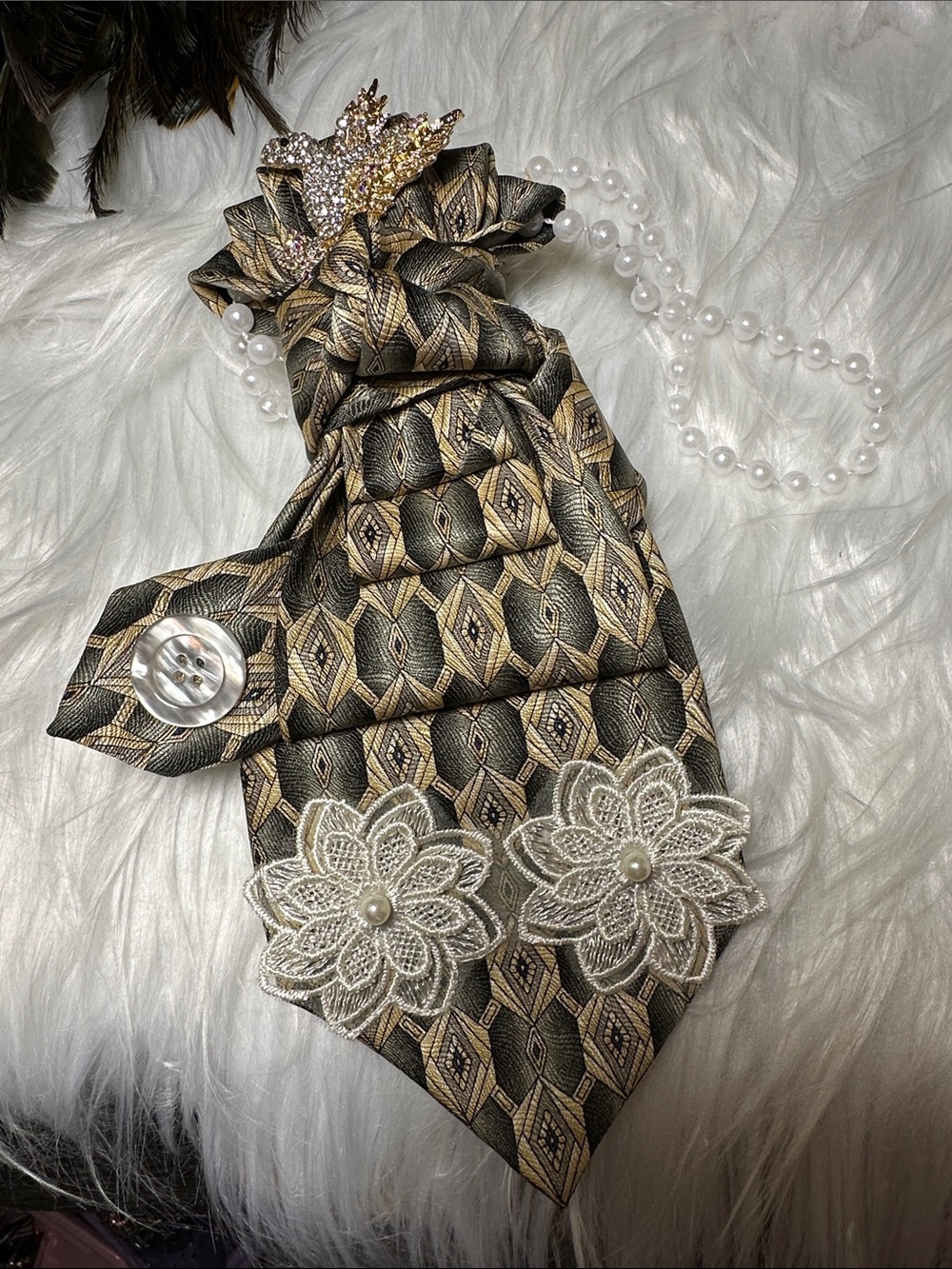Roundtree & Yorke Gold and Black Patterned Women's Silk tie necklace.
